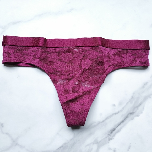 NWT PINK VICTORIA'S SECRET WEAR EVERYWHERE LACE THONG PANTY IN VIVID MAGENTA LAR - Picture 2 of 6